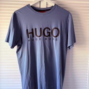 Authentic Hugo Boss T-Shirt size Small
