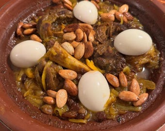 Recette traditionnelle marocaine de tajine d'agneau aux oignons et aux raisins secs | Téléchargement PDF numérique authentique