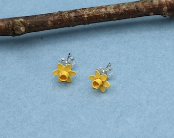 Handmade daffodil stud earrings