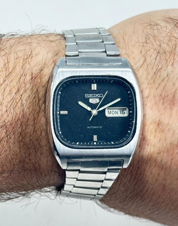 Vintage Seiko 5 - Automatic Watch Cushion Case Day-date Japan Made