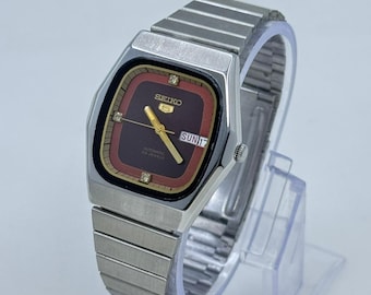 Vintage Seiko 5 Automatic Watch 23 Jewels Maroon Dial Day-Date Japan Made
