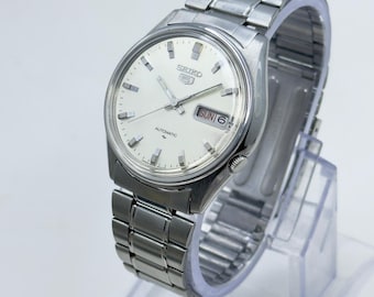 Seiko 5 7009-8253 Automatic Men's Wristwatch  Vintage Japan Made