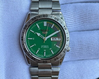 Vintage Seiko 5 -  Automatic Watch 21 Jewels  Green Dial Vintage Mod