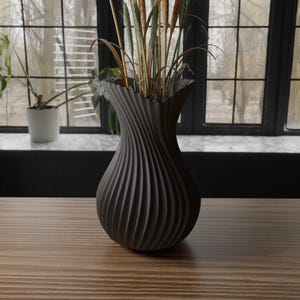 Modern 3D Printable Vase: Sleek Home Decor (STL Digital Download)