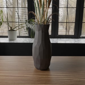 Modern 3D Printable Vase: Sleek Home Decor (STL Digital Download