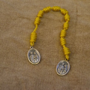 Holy Family Yellow Single Rope Chaplet