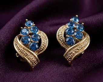 Puces d'oreilles vintage en saphirs bleus en ruban texturé argent plaqué or 14 carats
