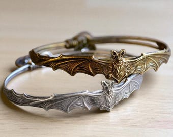 Gothic Punk Bat Cuff Bracelet – Vintage Halloween Jewelry for Men & Women, Party Accessory