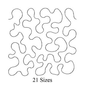 Op de afbeelding: Zwart-wit lijntekening van een abstract patroon met een reeks onderling verbonden, amoebe-achtige vormen. De tekst "21 Maten" staat onder het patroon en geeft maatopties aan.