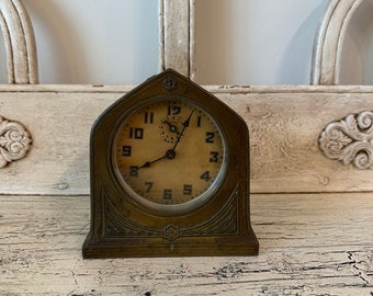 Vintage Wind-up Clock - Not Working - Rustic, Farmhouse Alarm Clock