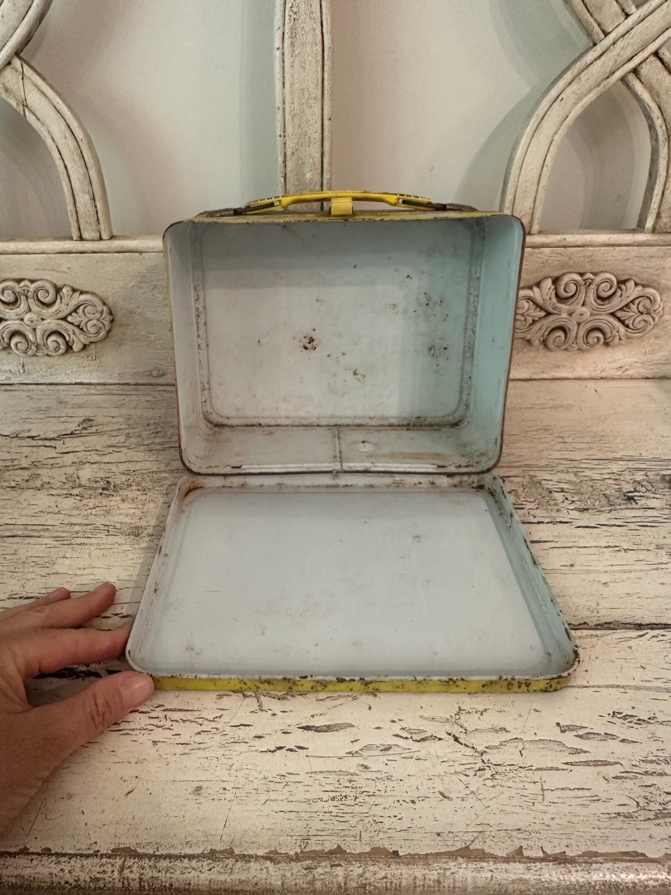 Vintage Metal Lunch Box - Close Encounters of the Third Kind