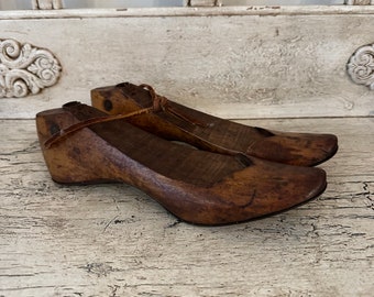 Vintage Cobblers Shoe Lasts for Women's Shoes - Wooden Shoe Forms