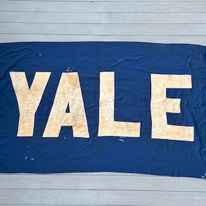 Large, Antique Yale Flag - Wool - Early 1900&#39;s - Rare - 5 x 8 Ft