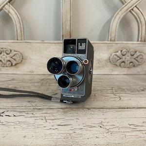 Vintage DeJur 16mm Movie Camera -Versa Dial - Fun for Prop or Decor