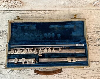 A Fine Mid-century 18S Artley Clarinet Woodwind - Prelude USA
