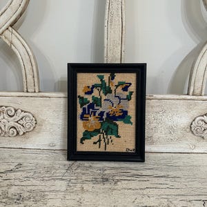 Vintage Floral Needlepoint - Vintage, Cozy Decor - 1980&#39;s