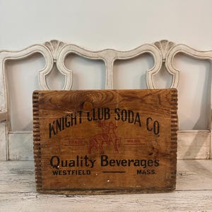 Caisse en bois rustique vintage - Knight Club Soda - rangement rustique ou déco homme des cavernes