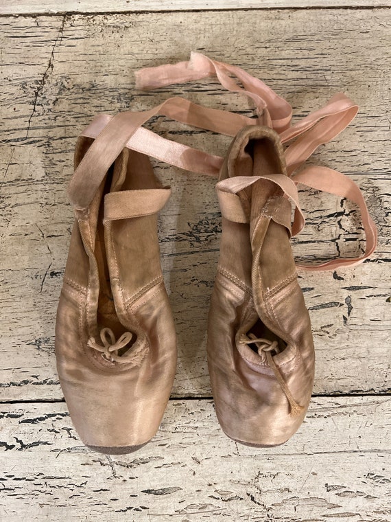 Vintage Ballet Shoes Tattered Pointe Ballet Toe Sho… Gem