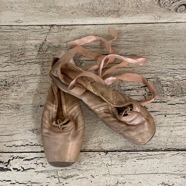 toe shoes ballet