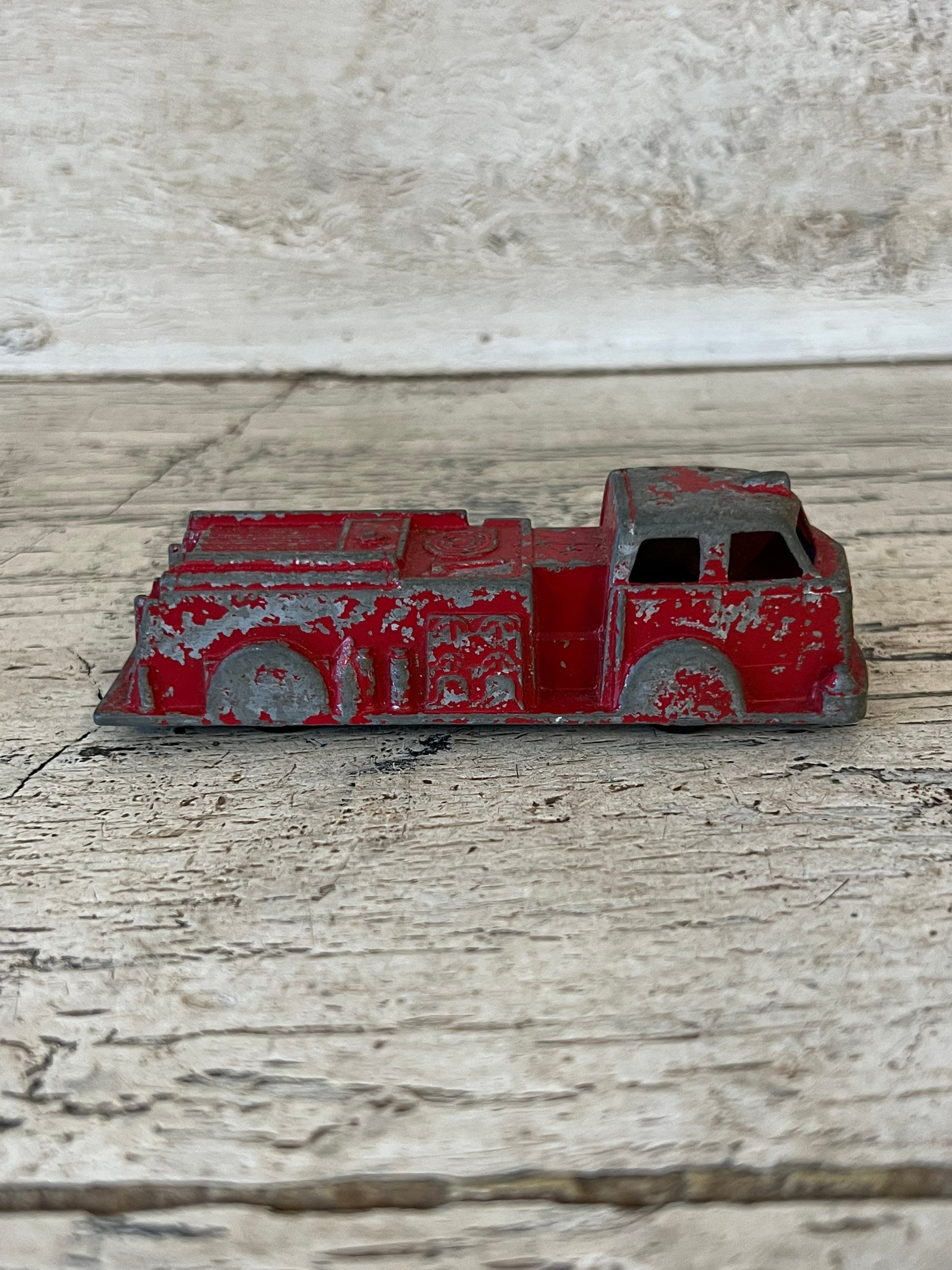 Antique toy deals fire truck