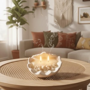 Handmade Coastal Theme Soy Wax Candle - Seashell & Beach Decor