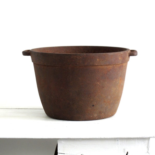 Cast Iron Metal Pot - Rustic Planter Holder - Rustic Primitive Kettle