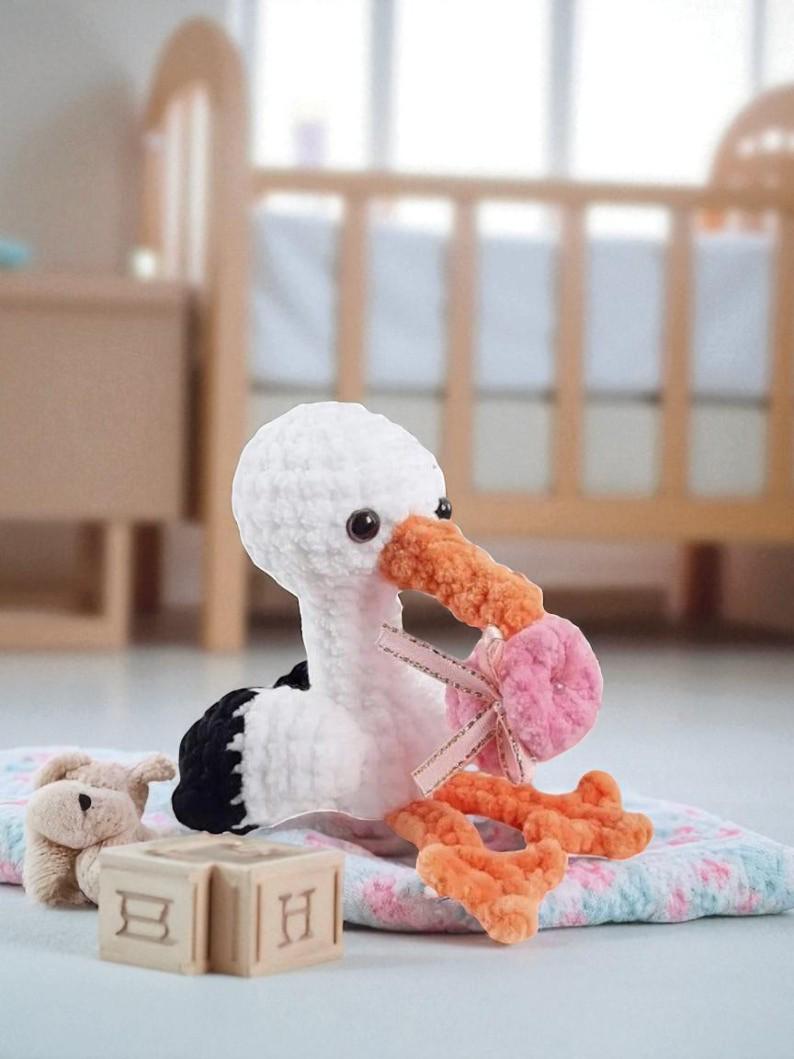 Großer Plüsch-Storch (ca. 31 Cm) – Kuschelweich, Aus Recyceltem PET, Waschbar, Detailreich, Als Geschenk Oder Deko