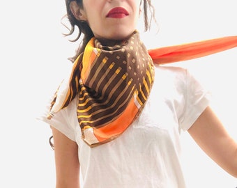 Geometric shawl in autumn colors, 1970’s style, woman accessorie