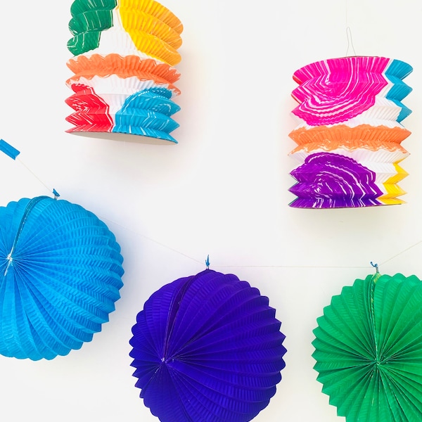 Listado personalizado, lámparas de papel en colores muy vibrantes, juego de 2 lámparas de papel cilíndricas y 3 de forma redonda en colores sólidos