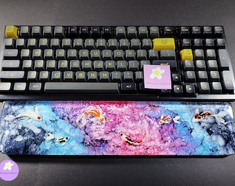 Reposamuñecas de resina con diseño de pez koi, compatible con teclado azul y rosa
