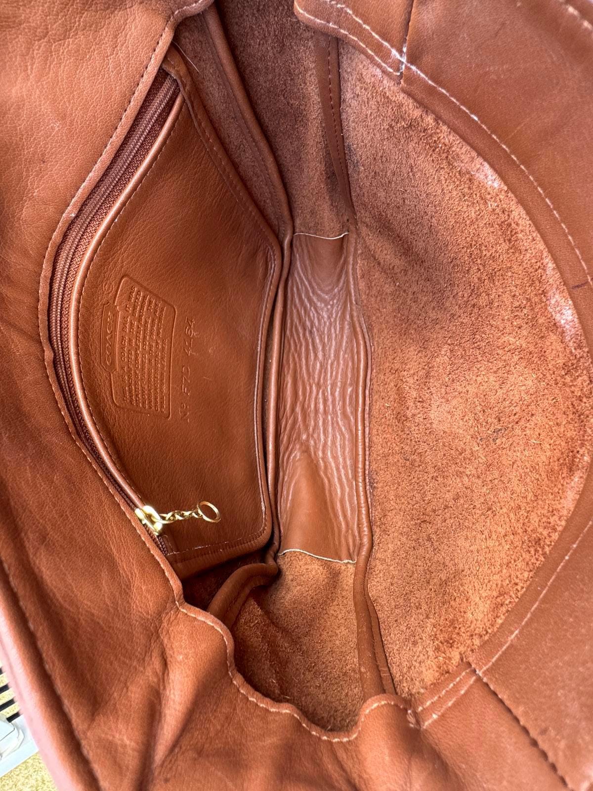 バッグ 90s old coach leather brown bag Vintage 90's Coach Brown Leather Women's Shoulder Bag - Etsy