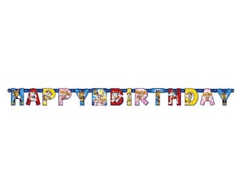 以下が含まれることがあります： カラフルなブロック文字で「HAPPY BIRTHDAY」と書かれた青いバナー。各文字には、異なるパウ・パトロールのキャラクターが描かれています。誕生日のお祝い用にデザインされています。