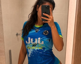 Urban streetwear soccer jersey – multicolor graphic shirt – rap inspired football top – limited edition JUL