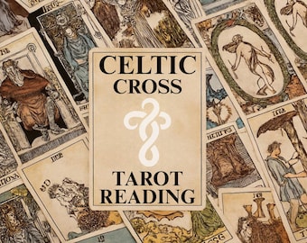 Può includere: Un mazzo di carte dei tarocchi con una carta centrale che recita "Celtic Cross Tarot Reading". Le carte hanno un'estetica vintage con illustrazioni e testo. La carta centrale presenta un simbolo della croce celtica bianca.