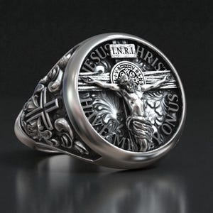 Catholic Cross Ring, Crucifixion Signet Jewelry, Men&#39;s Faith Band, Christian Spiritual Gift, Handcrafted Silver Religious Ring
