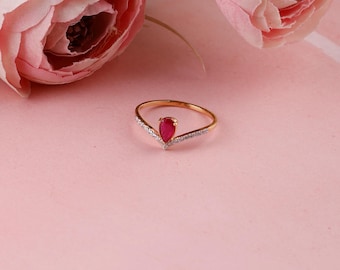 Ruby Ring / Ruby and Diamond Cluster Ring / Unique Ruby 14K Gold Stackable Ring / Ruby Ring Gold / Natural Ruby Ring 14k Gold /Gifts For Her