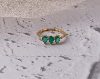 Emerald Solid Gold and Diamond Ring, 14K Gold Natural Emerald Engagement Ring, Statement Ring, Birthday gift for her, May Birthstone Rings