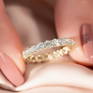 Rund Sterling Silber Eternity Bandring | Moissanite & Diamant CZ voller Eternity Ehering | Zierliche stapelbare Schmuck