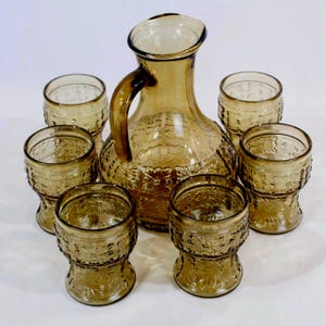 Carafe with 6 glasses from the 1900s