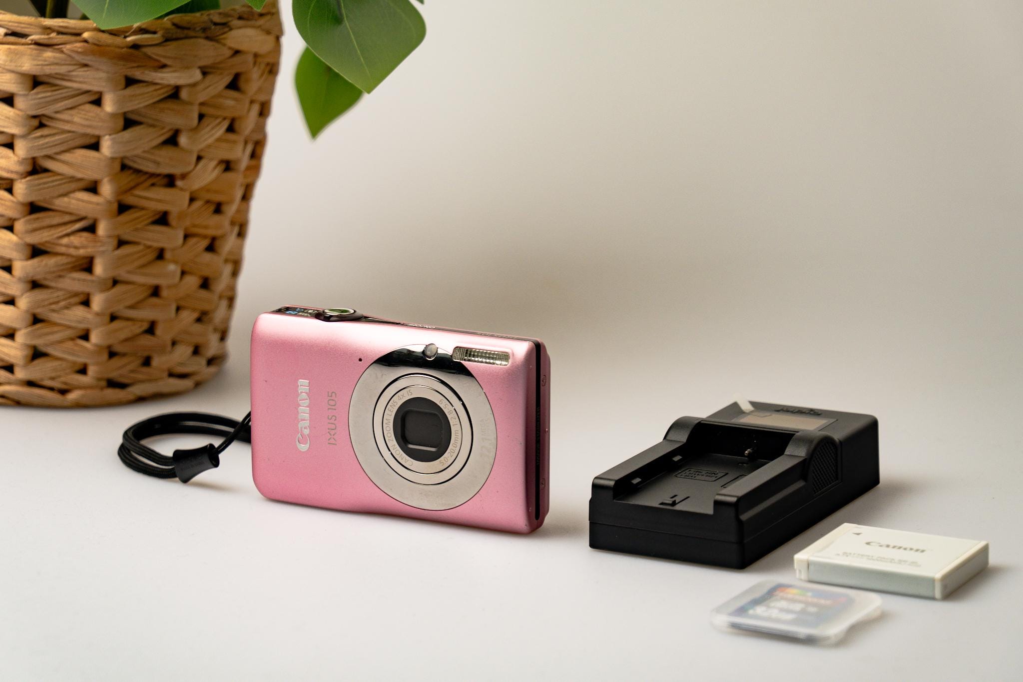 デジタルカメラ PowerShot S200. IXY630.IXY610F.IXUS12 is Canon