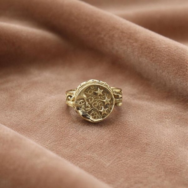 Gold Poison Ring, Vintage Locket Ring, Secret Compartment Ring, Victorian Style Ring, Antique Inspired Jewelry Gift for Her