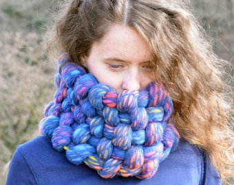 Ajsa woven, felted cowl in deep red, green, lilac, brown, multiblu. Scarf, woven cowl, chunky big thick cowl, unique handmade cowl.