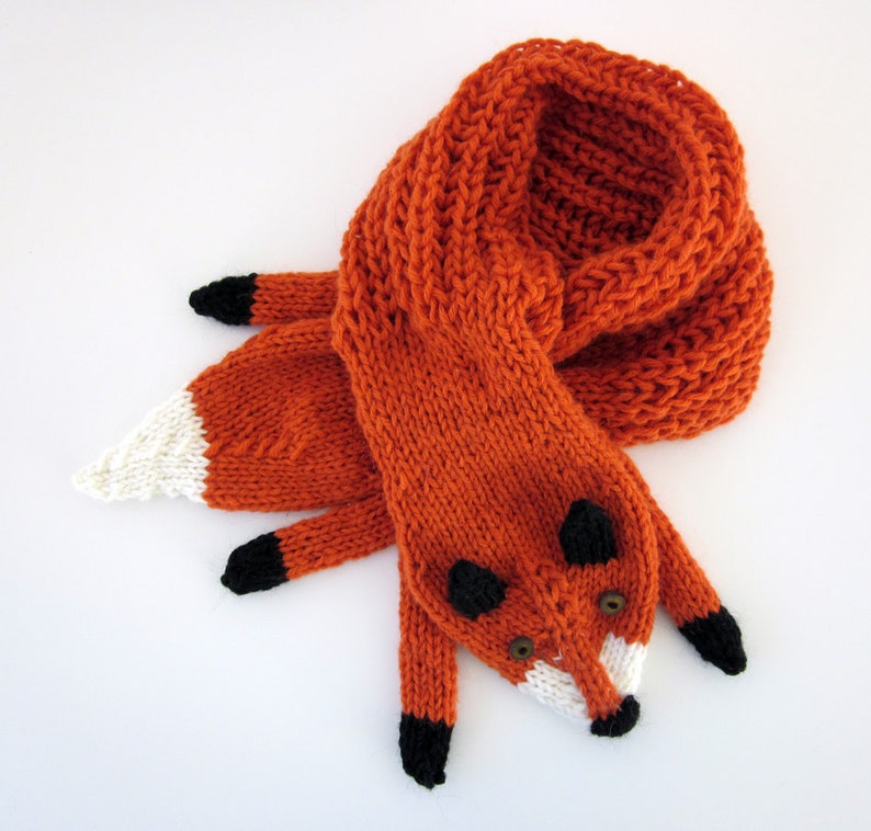 Hand knit fox scarf in red orange with polymer clay buttons zdjęcie 1