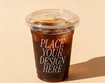 Iced Coffee Cup Mockup PSD - Transparente Plastiktasse mit Deckel, Kaltgebrüh Branding Mockup