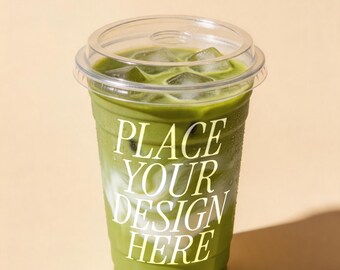 Matcha Iced Drink Mockup PSD – Grüner Tee Latte im Plastikbecher