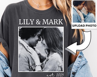 Personalisiertes Paar-Shirt: Benutzerdefiniertes Foto-Verlobungs-Komfort-Farben-Shirt