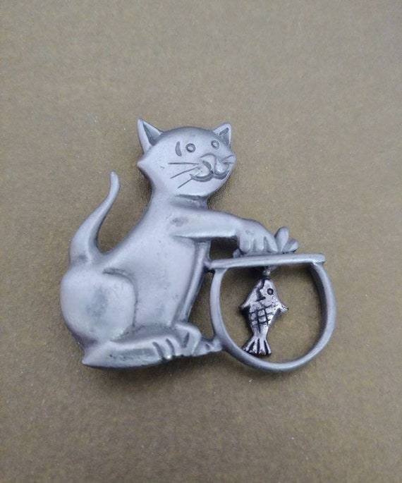 Vintage Pewter Kitty Cat Pin - Kitty Cat with Fish