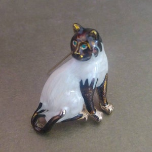 Kitty Cat Pin Brown and White - Goldtone Cat Brooch - Costume Enamel Cat Jewelry - Gift for Cat Lover