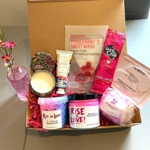 Luxury Pamper Hamper Bundle – The Classic one - Skincare, Relaxation & Gourmet Treats for the Ultimate Self-Care Escape
