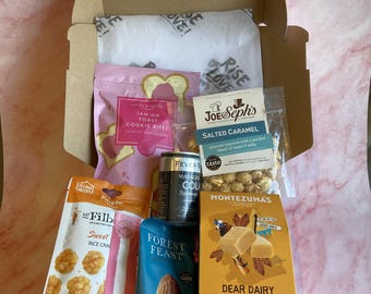 Gourmet Treat Hamper - Secret Santa Gift Box - Curated Treat Set - Luxury Snack box for colleague, mom, friend or sister